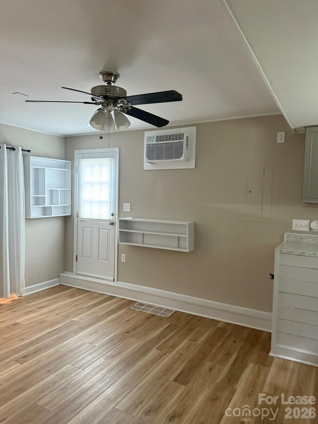 Building Photo - 431 Kingville Dr