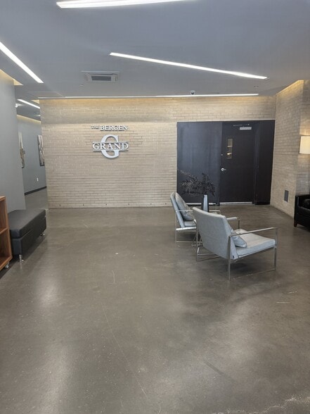 Building Photo - 429 Bergen Ave