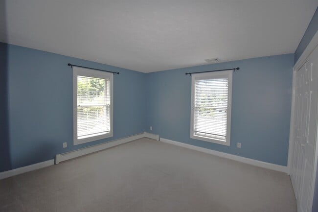 Building Photo - 2246 Elm St