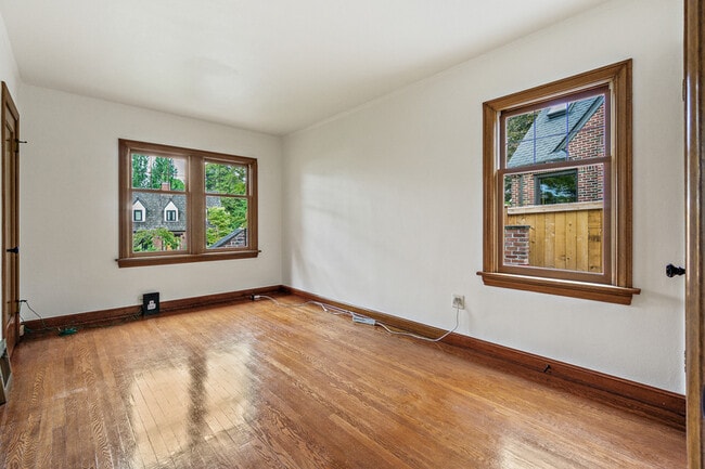 Building Photo - 4208 51st Ave NE