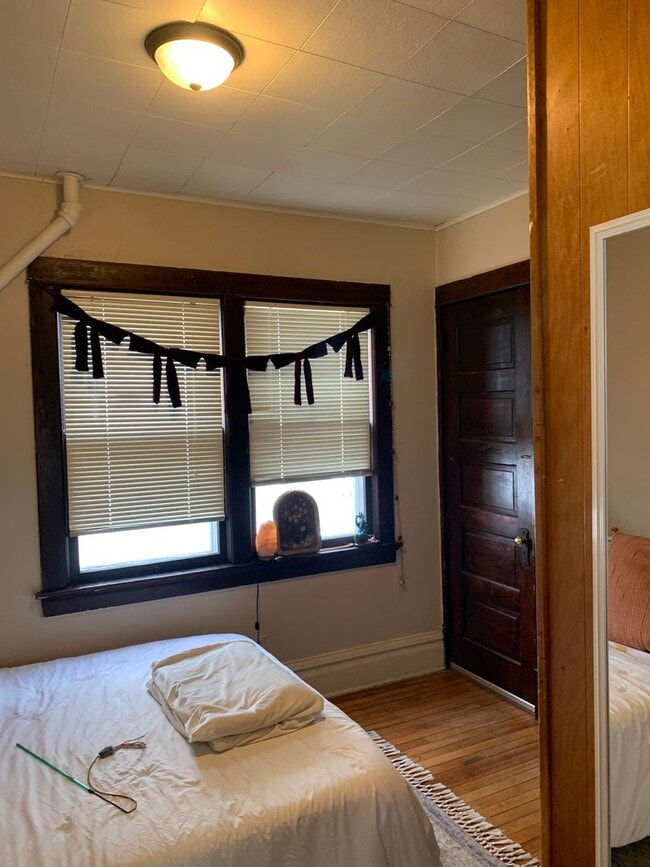 Building Photo - 418 S Orchard St