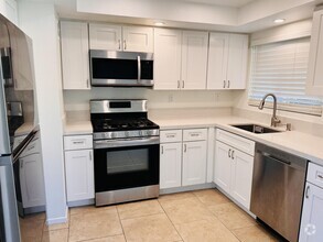 Building Photo - 75245 Vista Corona
