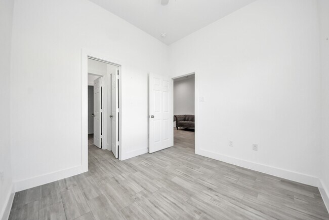 Building Photo - 7612 Easter St