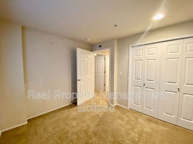 Building Photo - 8808 Redmond - Woodinville Rd NE