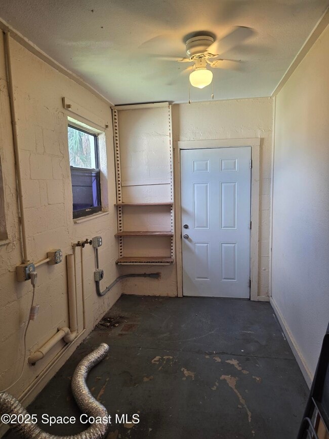 Building Photo - 747 E University Blvd