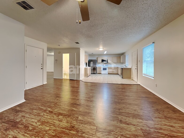 Building Photo - 4105 Hunters Creek Dr
