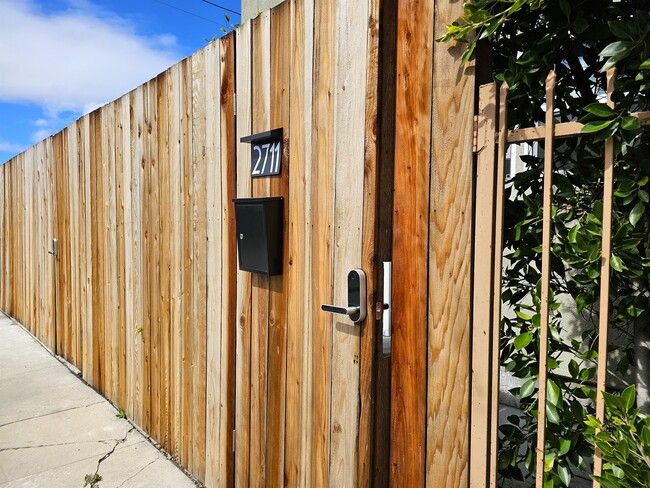 Building Photo - 2711 W 60th St