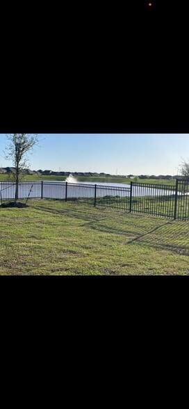 Building Photo - 3060 Nori Shores Dr