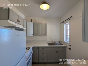 Building Photo - Remodeled 2Bed/1Bath with Designer Touches...