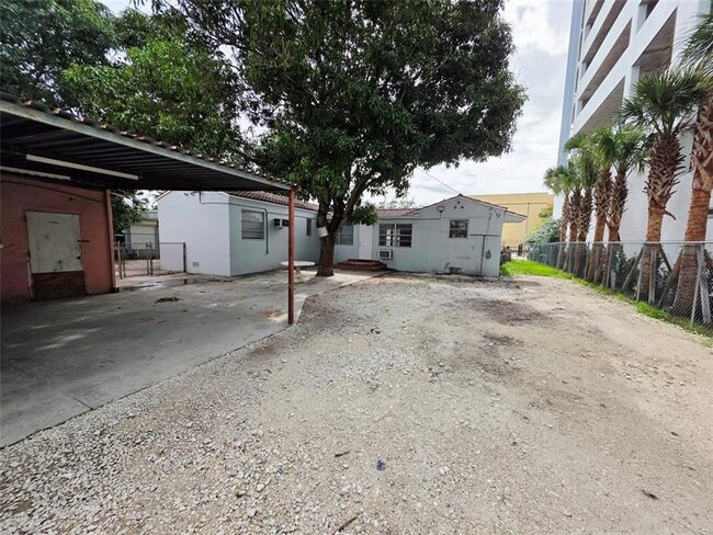 Building Photo - 1739 Jackson St