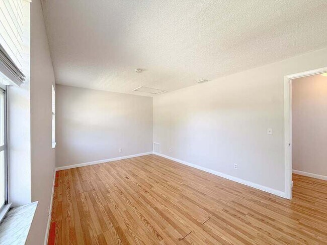 Building Photo - 1454 Trotter Rd