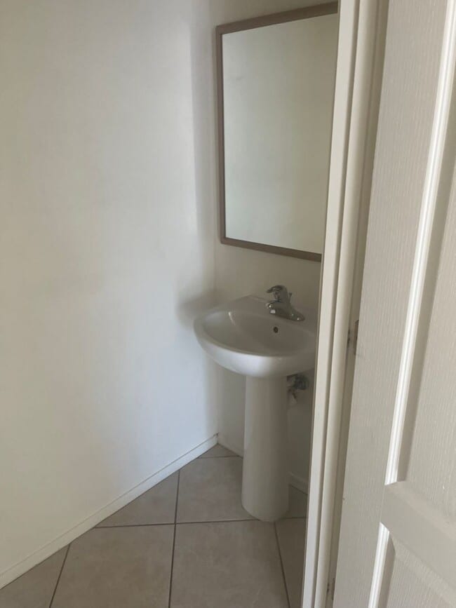 Building Photo - 8342 S Hunnic Dr