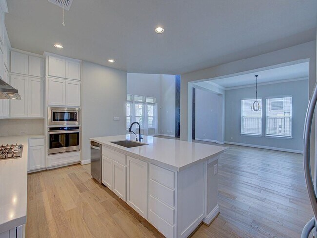 Building Photo - 425 Sitlington Ln