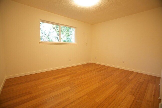 Building Photo - #244-5110 SE 41st Ave