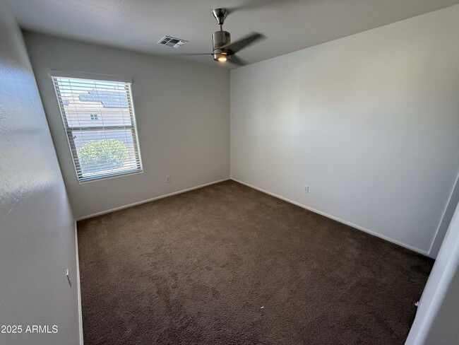 Building Photo - 40812 W Thornberry Ln