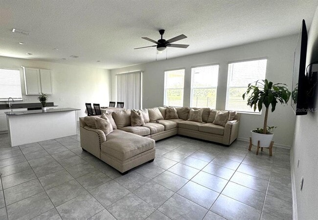 Building Photo - 26316 Feathergrass Cir