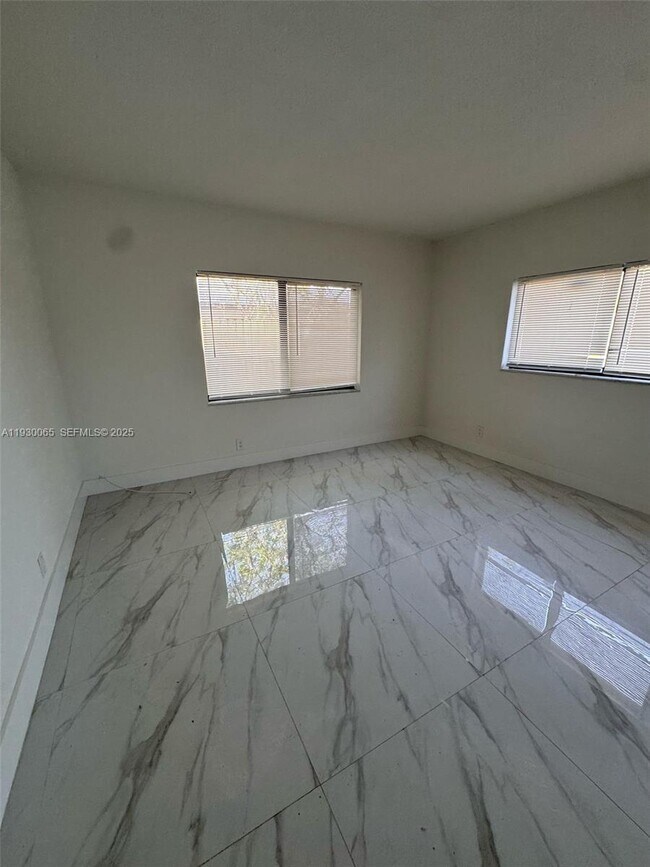 Building Photo - 5731 NE 18th Ave