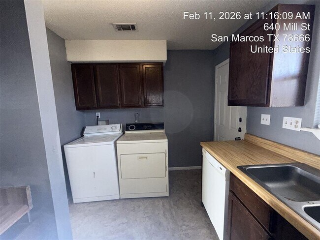 Building Photo - 640 Mill St