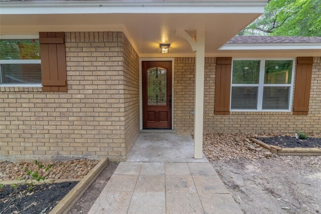 Building Photo - 14701 Cedar Ln Loop