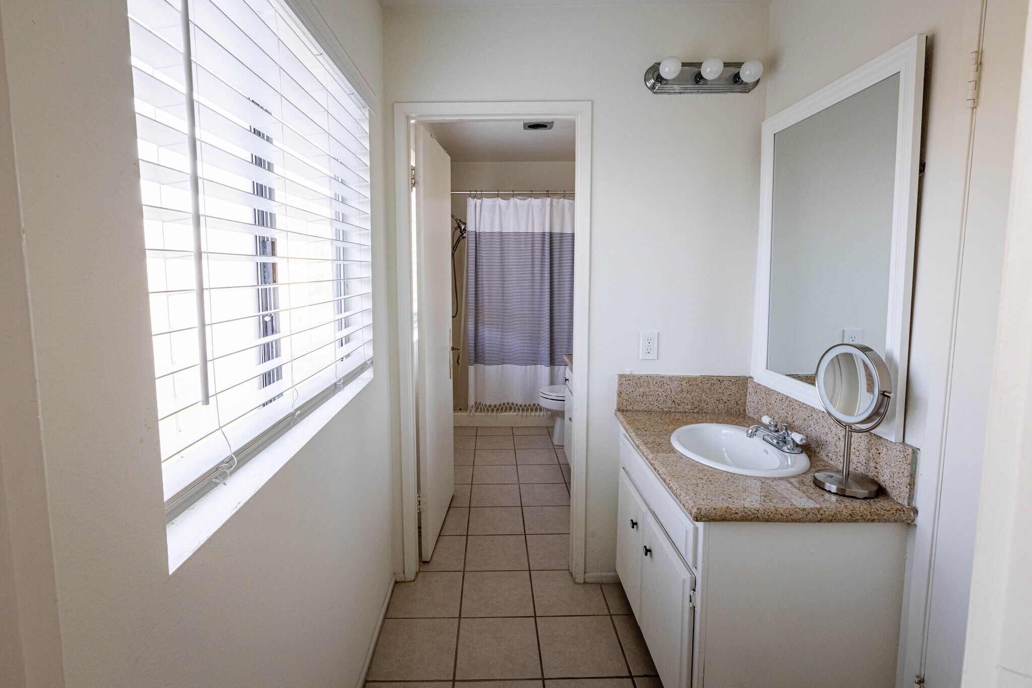 Building Photo - 1322 Electric Ave