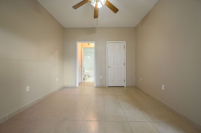 Building Photo - 3601 S Sagamore Dr