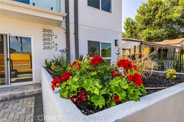 Building Photo - 2055 S Garth Ave