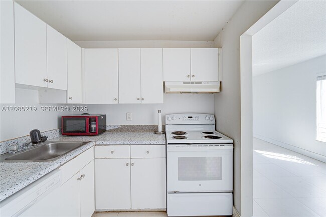 Building Photo - 5102 NW 79th Ave