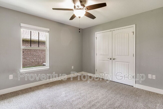 Building Photo - 3111 Hickory St