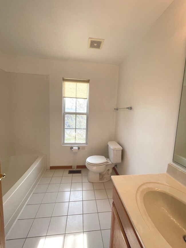 Building Photo - 2717 Kendall Crossing