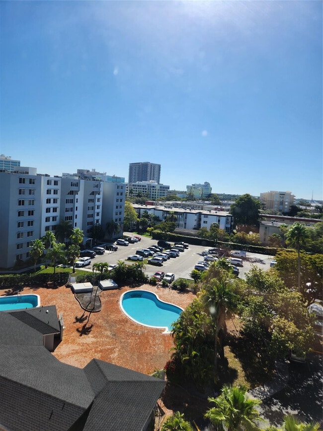 Building Photo - 9001 SW 77th Ave