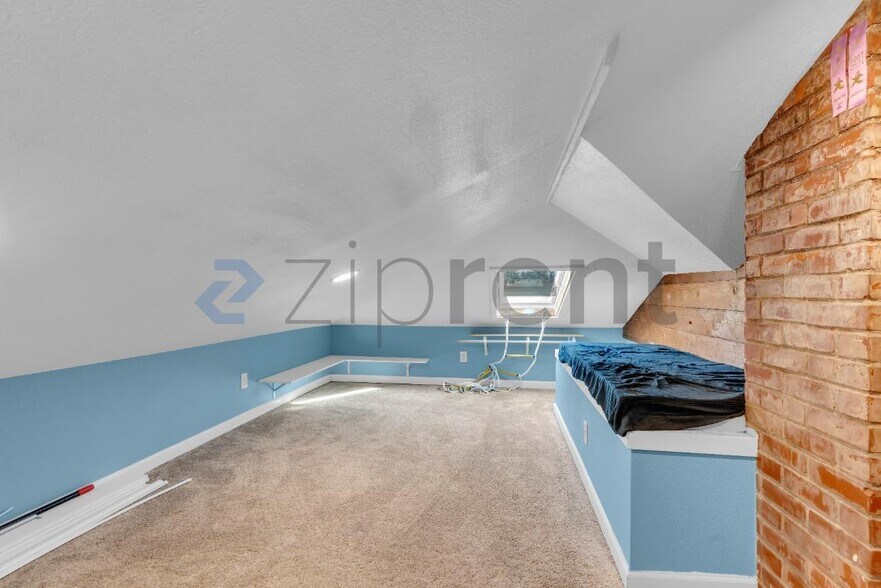 Building Photo - 6035 NE 17th Ave