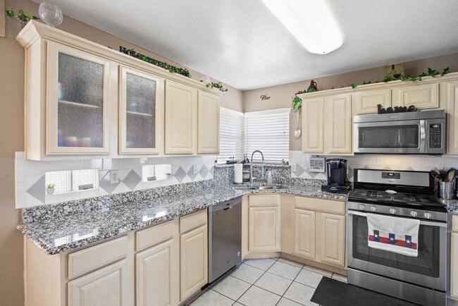 Building Photo - 12504 Sun Flare Dr