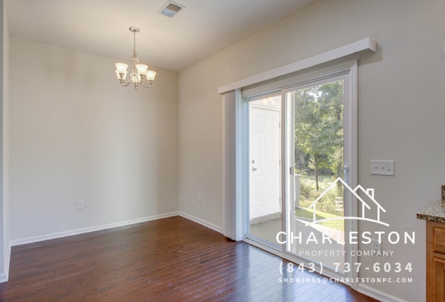 Building Photo - 9083 Parlor Dr