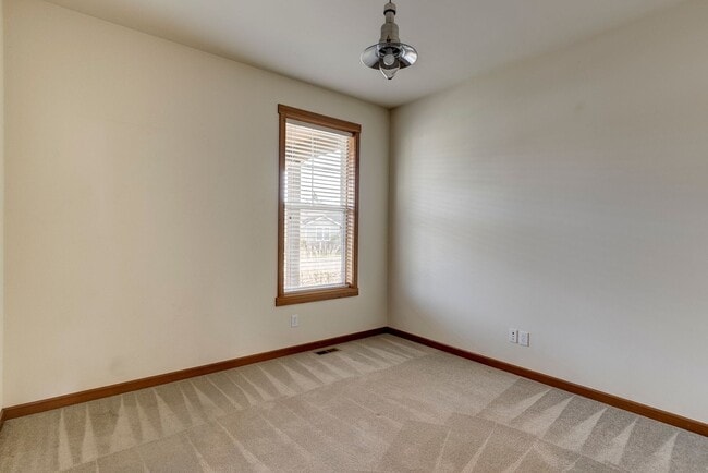 Building Photo - Spacious 3 Bedroom Plus Office with AC, Gas Fireplace and Fenced Backyard