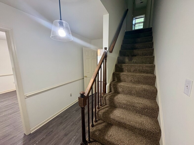 Building Photo - 4815 Junilla Ln