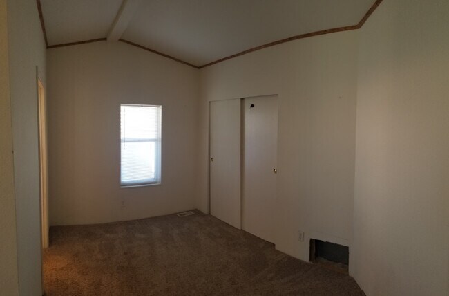 Building Photo - 3 bed, 2 bath home in Hibbard