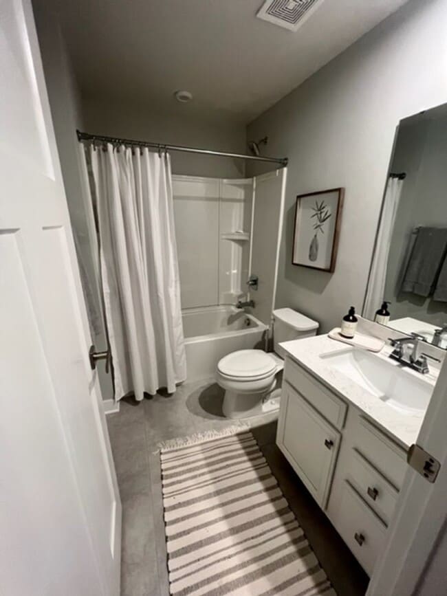 Building Photo - FULLY FURNISHED high-end beautiful 3 bedroom 3 1/2 bath home in Creekside Commons.