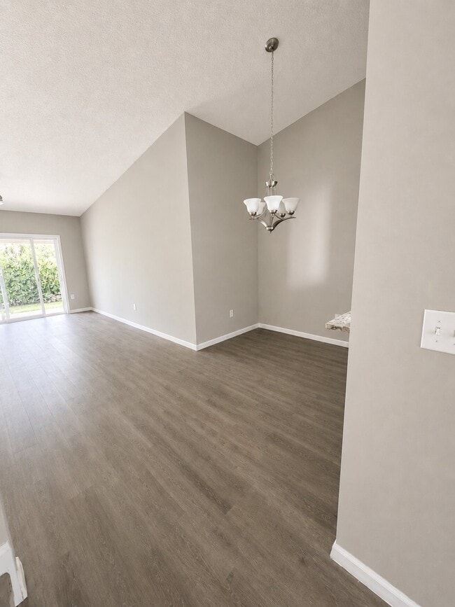 Building Photo - 3174 Beecher Dr E