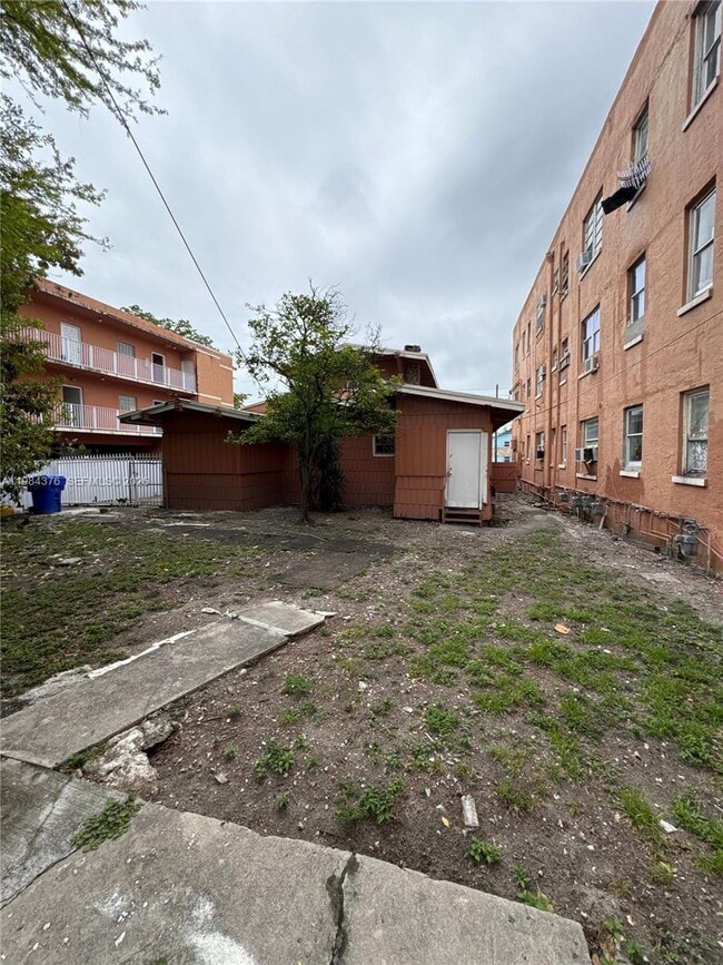 Building Photo - 1545 NW 1st St