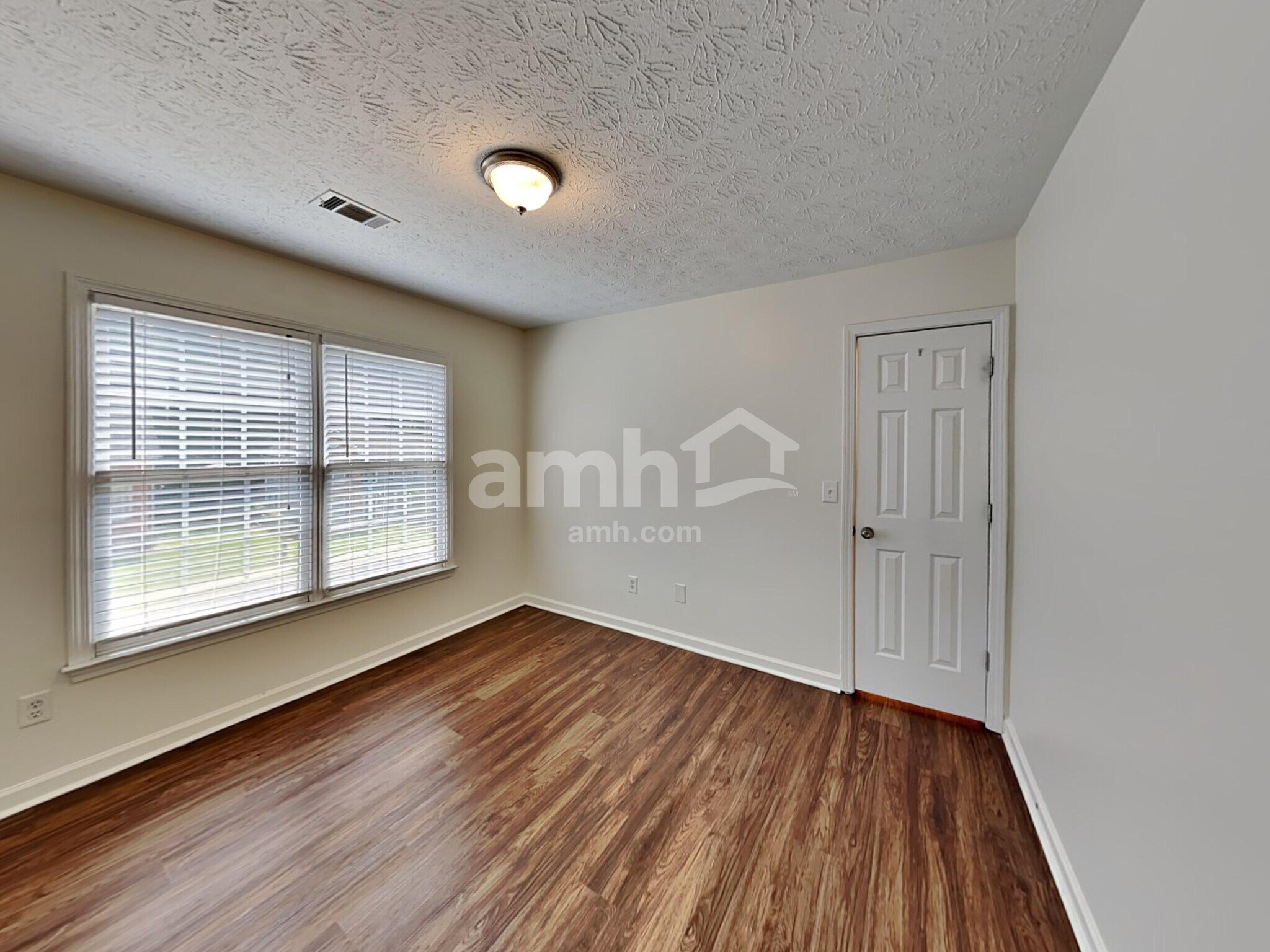 Building Photo - 4972 Hopeland Dr