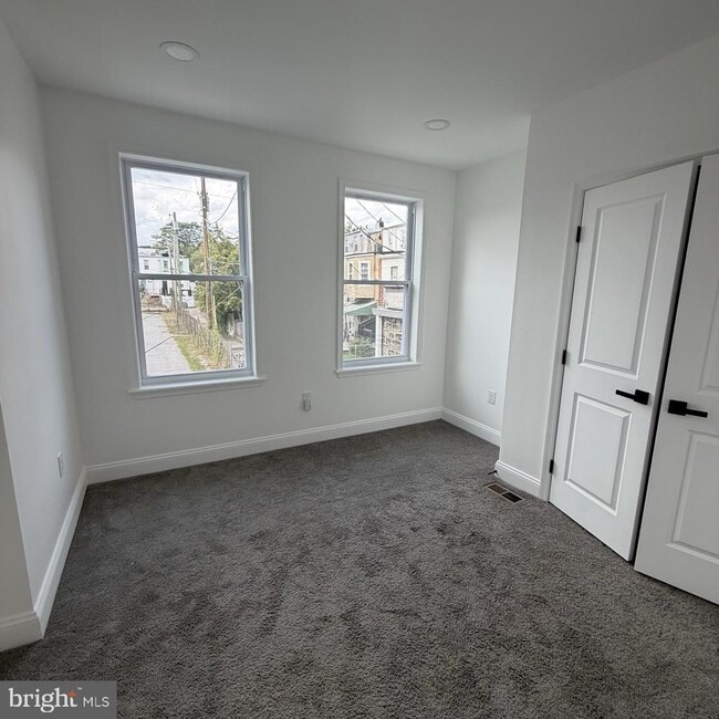 Building Photo - 1432 E Lanvale St