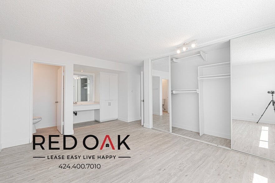 Building Photo - 700 Glenway Dr