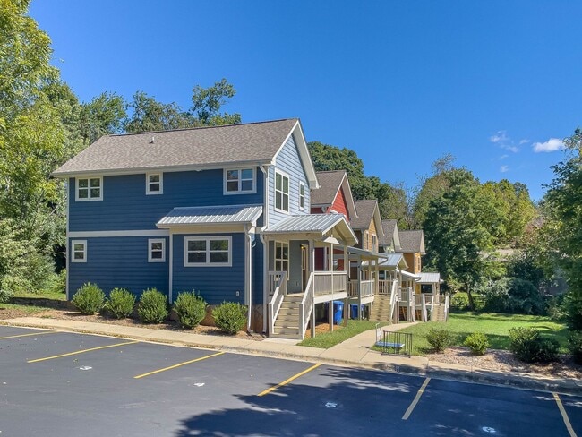 Building Photo - Charming Three-Bedroom Cottage in Oakley