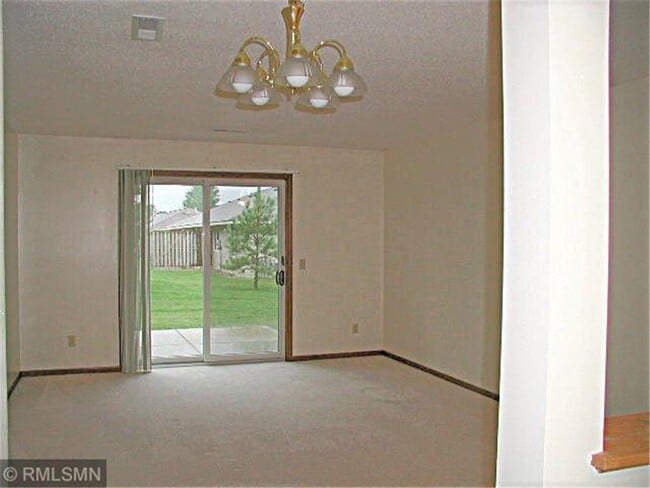 Building Photo - 855 Highview Dr