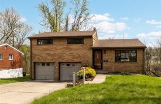 Building Photo - 548B Firethorne Dr