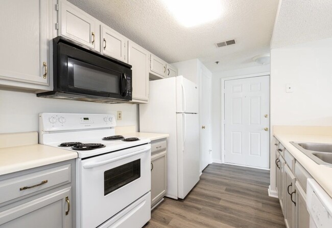 Building Photo - 1614 Arlyn Cir