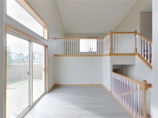 Building Photo - 5215 Pond View Ln