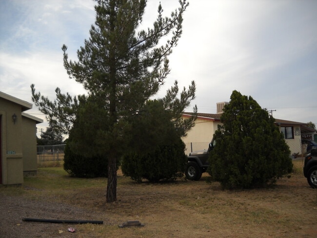 Building Photo - Palominas