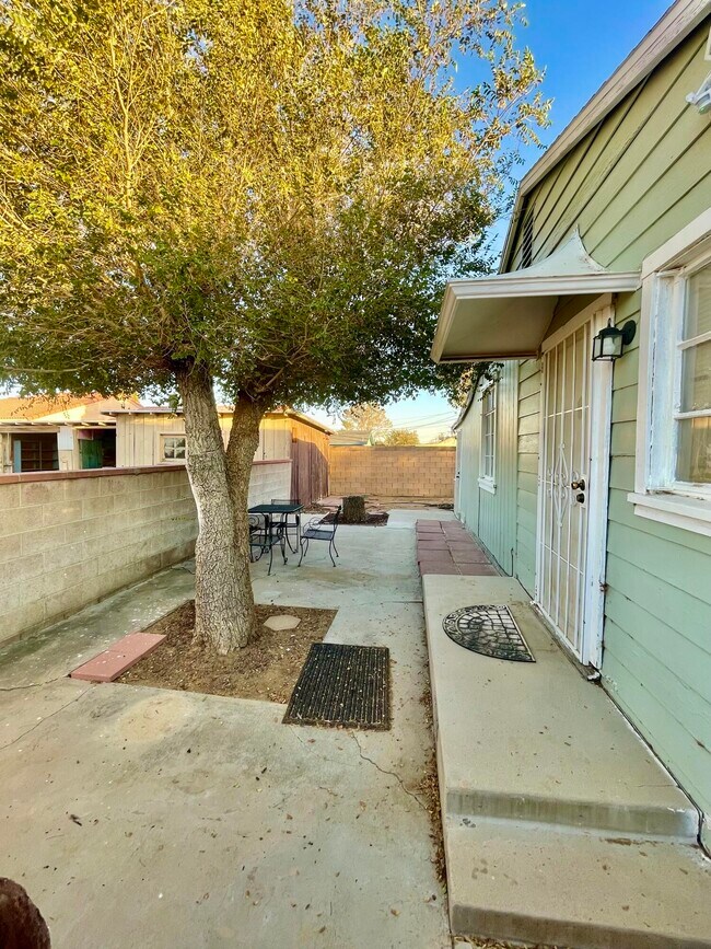 Building Photo - 2080 Inyo St