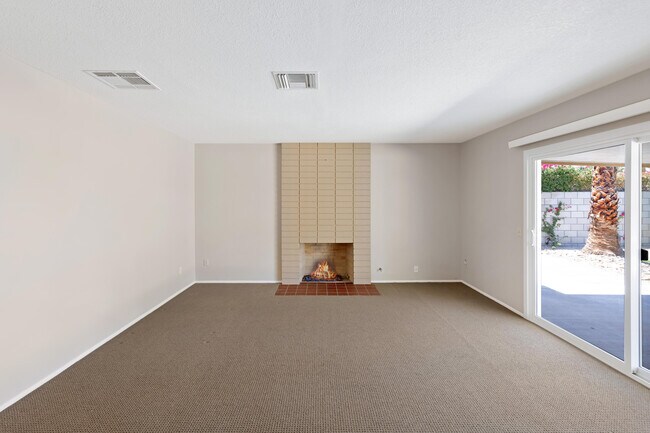 Building Photo - 72896 Tamarisk St